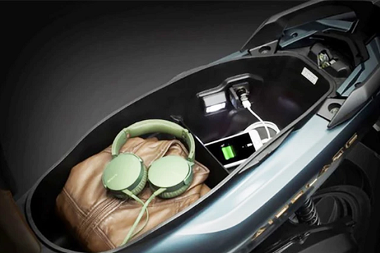 Đi xe máy ai cũng mắc: Những món đồ tuyệt đối không nên để trong cốp nếu muốn đảm bảo an toàn