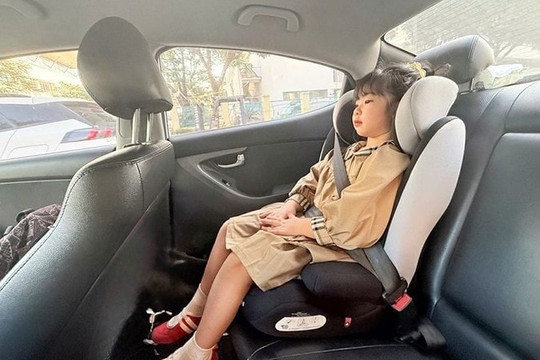 Chính thức bỏ quy định taxi, xe vận tải phải lắp ghế an toàn cho trẻ em