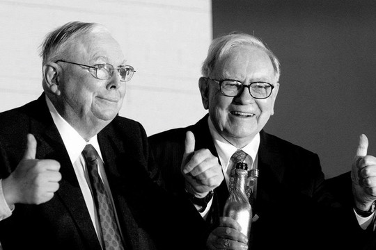 Charlie Munger – Bộ não sắc bén bí mật ‘tái lập trình’ tư duy đầu tư của Warren Buffett