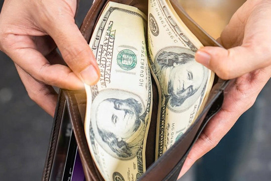 Gen Z ra đường không cần ví, chỉ cần smartphone