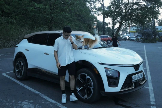 Trai phố 21 tuổi lái VinFast VF 7 xuyên Việt cùng mẹ: Chạy 20.000 km sau 3 tháng, 'bóc mẽ' sự thật về chi phí vận hành 'không gì là miễn phí'