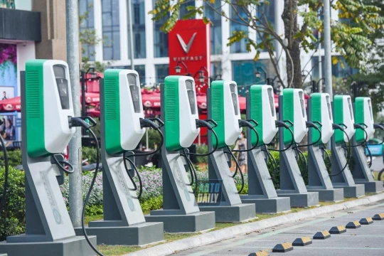 Trạm sạc xe điện công cộng tại Hà Nội sẽ 'mở cửa' cho tất cả: Không phân biệt thương hiệu, không độc quyền hạ tầng