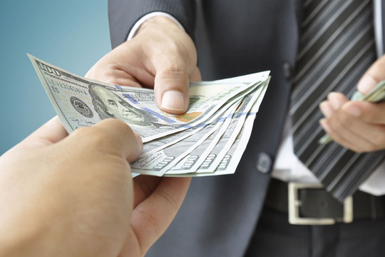 5 doanh nghiệp sắp chốt quyền trả cổ tức bằng tiền cuối năm 2025, cao nhất 30%