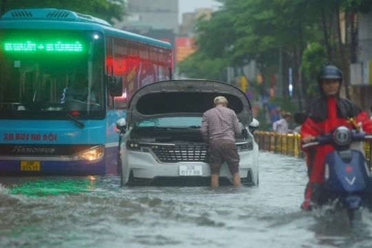 Hà Nội chi 5.579 tỷ đồng triển khai 10 dự án khẩn cấp chống ngập úng