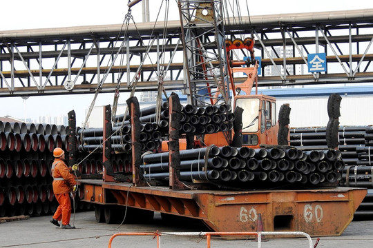 Thép Trung Quốc tràn ngập thế giới, Bắc Kinh bất ngờ siết xuất khẩu