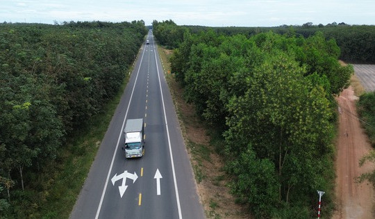 Sắp thông xe tuyến đường 31km xuyên rừng cao su tại thành phố giàu nhất Việt Nam