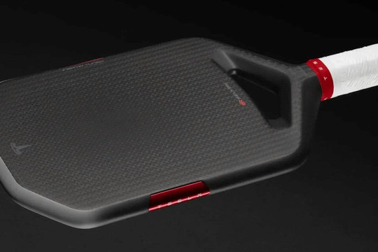 Tesla bán vợt pickleball, giá hơn 9 triệu đồng