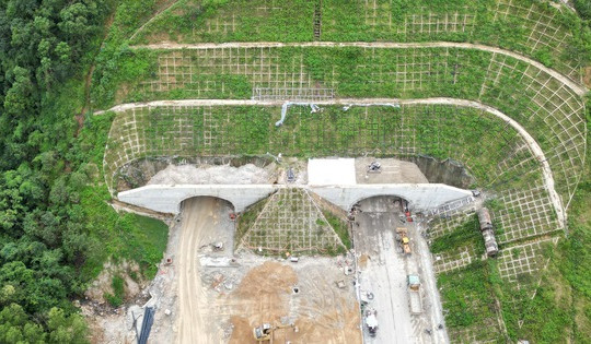 5 ngày nữa, chính thức thông xe hầm xuyên núi dài nhất cao tốc Bắc - Nam, dài thứ 3 Việt Nam