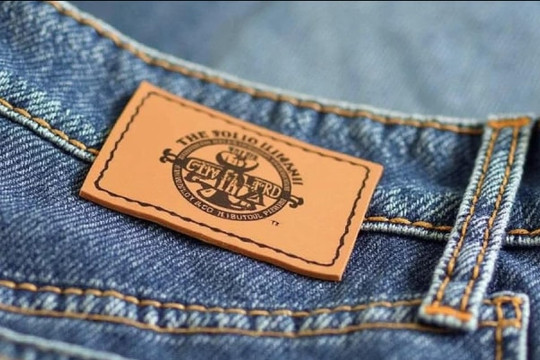 Miếng da sau lưng quần jeans có tác dụng gì với người mặc