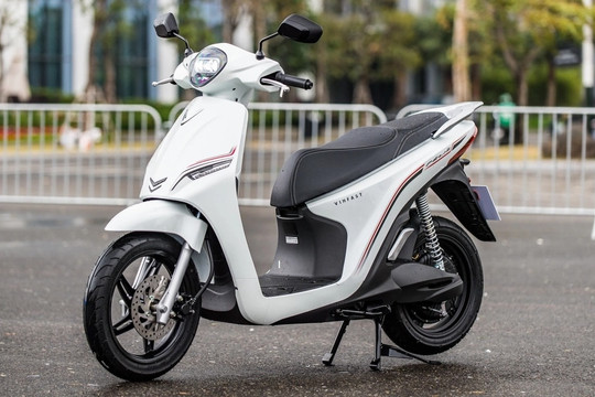 Bán xe máy xăng để rước VinFast Feliz, chủ xe sau thời gian sử dụng ‘mổ xẻ’ về thiết kế, quãng đường có thể di chuyển thực tế, bà xã cũng nêu ý kiến