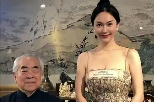 Họa sĩ nổi tiếng sinh bé trai ở tuổi 87: Sở hữu khối tài sản hơn 7.000 tỷ đồng, cưới vợ thứ 4 kém gần 50 tuổi