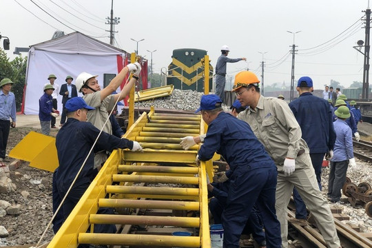 Việt Nam có ‘lực sĩ’ đường sắt đầu tiên trong lịch sử