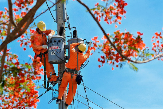 Triển vọng ngành điện 2026: 'Điểm rơi' chính sách và cơ hội cho doanh nghiệp điện