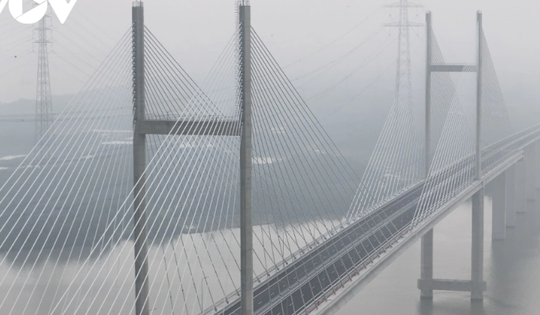 Cây cầu dây văng có tĩnh không cao nhất Việt Nam đã hoàn thành nhưng chưa thông xe