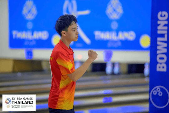 Nam sinh lớp 11 mang Huy chương Vàng đầu tiên về cho Bowling Việt Nam là ai?