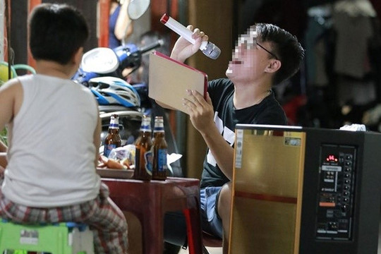 Từ nay, hát karaoke gây ồn ào vào bất kỳ thời điểm nào trong ngày đều có thể bị phạt tới 160 triệu đồng