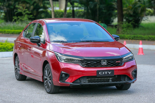 Giá lăn bánh ‘vua phân khúc’ sedan cỡ B Honda City chỉ ngang xe hạng A, Toyota Vios khó so bì doanh số, từ nay đến hết ngày 31/12 còn có ‘siêu ưu đãi’