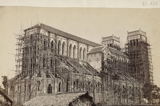 Nhà thờ đá hơn 140 năm tuổi của Thủ đô do người Pháp xây dựng trên đất chùa cổ, từng phải bán 16.000 vé số để có tiền hoàn thiện