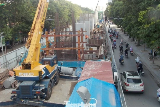 Yêu cầu thu hẹp hàng rào 5 vị trí thi công dự án Metro Nhổn - ga Hà Nội