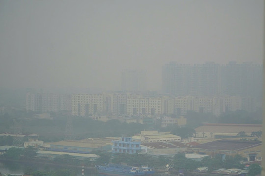 Sáng nay, chất lượng không khí tại TP. HCM báo động đỏ