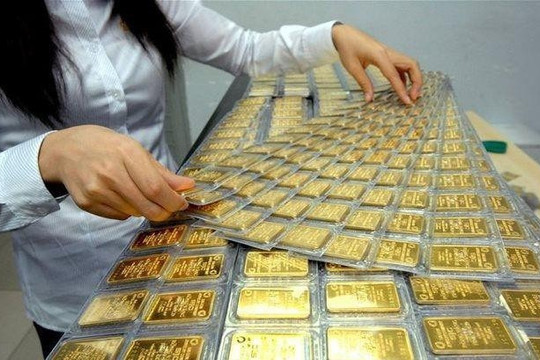 Giá vàng duy trì ở ngưỡng cao, nhưng vì sao đến 'giờ G' vẫn chưa thực hiện nhập khẩu vàng miếng?