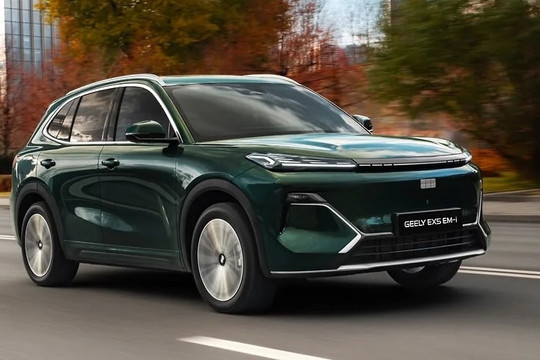 SUV hybrid cắm sạc khách Việt sẽ 'mê tít': Chạy 100 km chỉ tốn hơn 75.000 đồng, công suất 235 mã lực, có hỗ trợ lái tự động, giá có rẻ không?