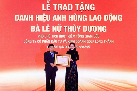 Nữ Phó Chủ tịch HĐQT vừa được trao tặng danh hiệu Anh hùng Lao động: Bố mẹ là doanh nhân nổi tiếng, đóng góp 2.900 tỷ làm từ thiện