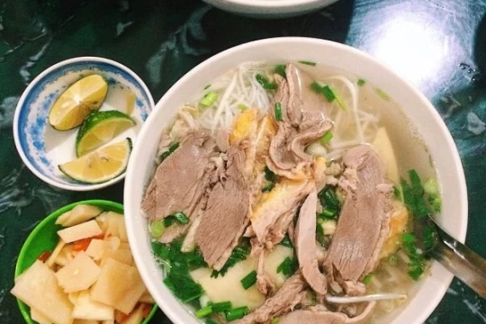 Ăn bún ngan ngoài quán, người phụ nữ 39 tuổi sốc phản vệ nguy kịch