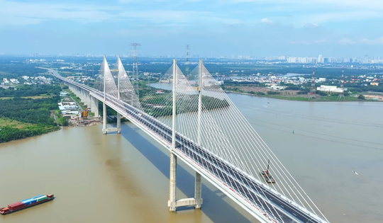 Chính thức khánh thành cây cầu dây văng có tĩnh không cao nhất Việt Nam