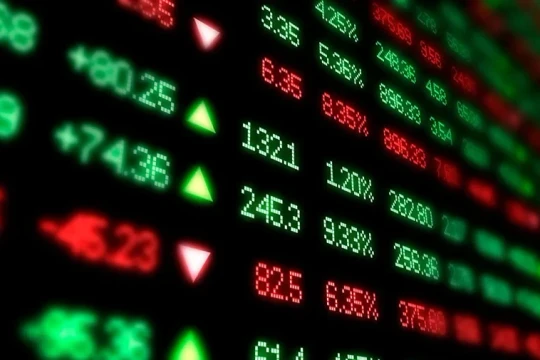 Top cổ phiếu tăng/giảm mạnh nhất tuần 15–19/12: DGC mất hơn 23% thị giá, dòng tiền tìm đến PVD và BSR