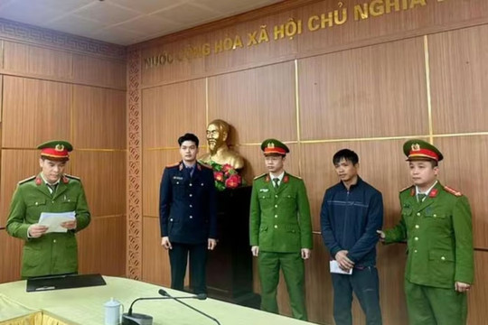 Vợ chồng Nguyễn Ngọc Sơn làm giả hơn 25.000 chai nước ngọt từ đường hóa học ý định bán vào các bản làng