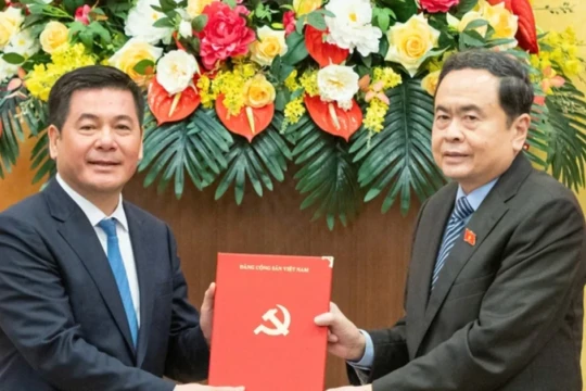 Bộ trưởng Bộ Công Thương Nguyễn Hồng Diên làm Phó Bí thư chuyên trách Đảng ủy Quốc hội