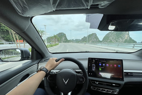 Lần đầu mua ô tô chốt ngay VinFast VF 6 Eco, chủ xe nói thẳng 'mua lúc này là đỉnh': Mạnh nhất phân khúc B-SUV điện, ga bốc, nuôi xe rẻ, chi phí nuôi xe chỉ hơn 1 triệu/tháng