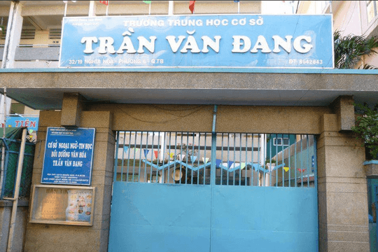 Giáo viên bắt học sinh lớp 8 dậy từ 5h sáng, phạt tiền đến 100.000 đồng/lần nếu vi phạm nội quy