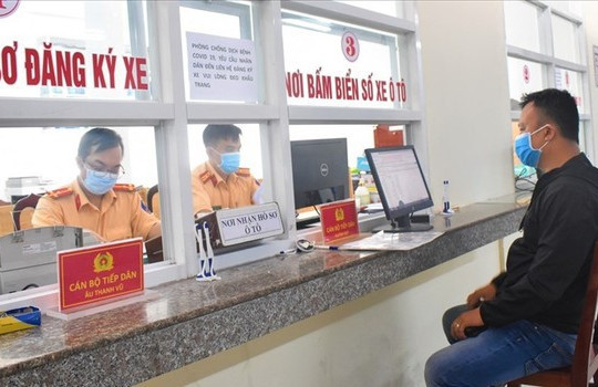 Đề xuất giảm mức thu lệ phí cấp chứng nhận đăng ký, biển số xe
