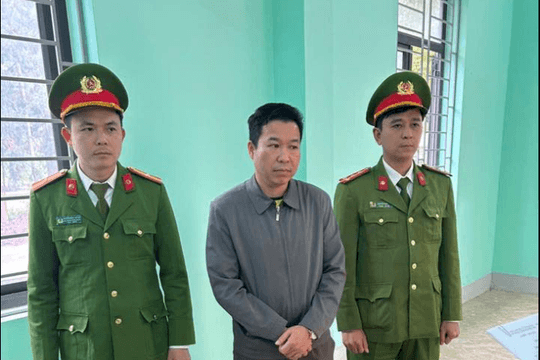 Khởi tố, bắt tạm giam một cán bộ Ban Quản lý dự án