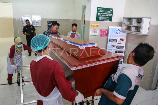 Xe buýt mất lái trên đường cao tốc khiến 16 người thiệt mạng: Xe không đủ điều kiện vẫn liều mạng lưu thông