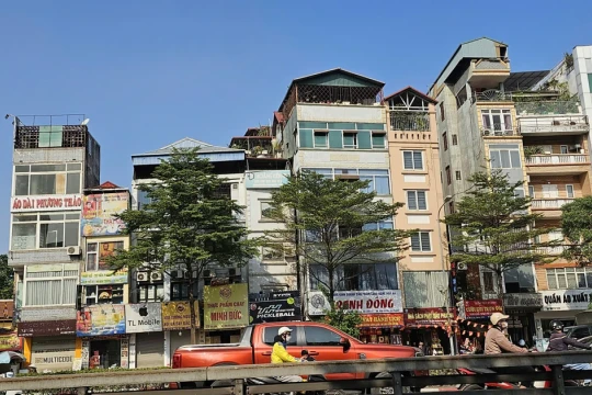 Thị trường nhà riêng lẻ Hà Nội: Quan tâm giảm, giá vẫn leo thang