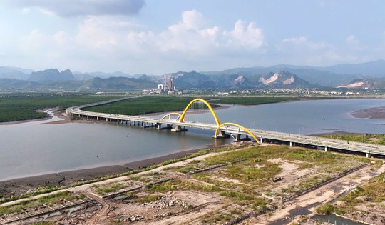 Tỉnh sắp lên TP trực thuộc Trung ương sẽ xây Trung tâm hành chính mới, tọa lạc tại vùng vịnh liên thông với Di sản thiên nhiên thế giới