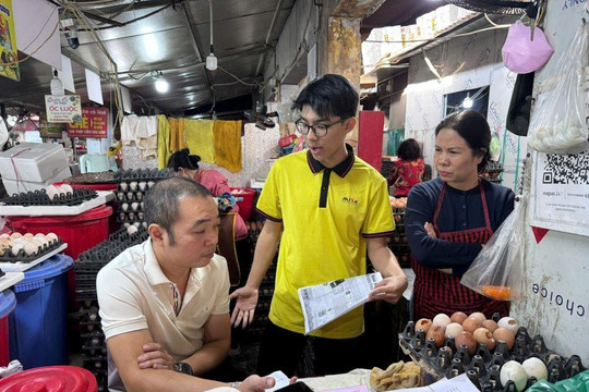 Gỡ khó cho hộ kinh doanh: Mua lá chuối của nông dân, không hóa đơn thì phải hạch toán chi phí và kê khai thế nào?