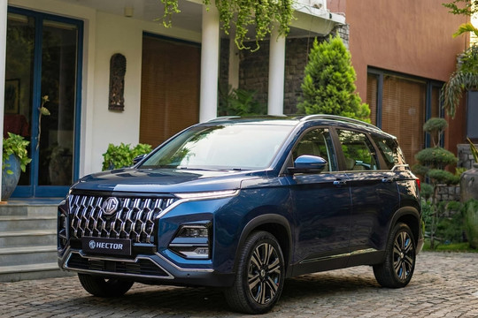 MG chính thức bán mẫu SUV cỡ B với giá 347 triệu: Thiết kế ‘nịnh mắt’, nội thất ngập tràn công nghệ, có tính năng rất hữu ích khi đi đường chật hẹp mà rẻ hơn Hyundai i10