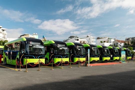 Từ ngày mai (27/12), những người đi tuyến xe buýt 33 và 150 tại TP. HCM sẽ có hẹn với VinBus