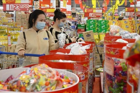 Yêu cầu không để thiếu xăng dầu, hàng thiết yếu dịp Tết