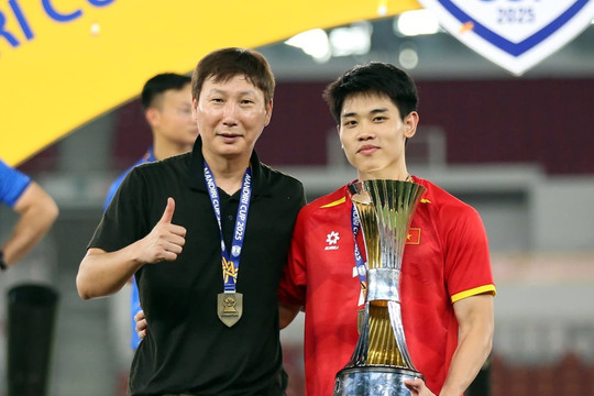 Cầu thủ Nghệ An lập cú đúp, giành toàn bộ tiền thưởng để làm từ thiện