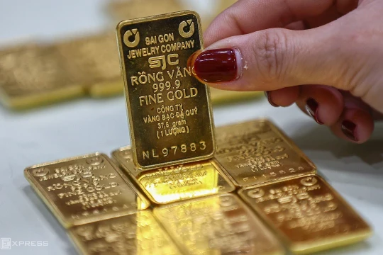 Giá vàng được dự báo chạm mốc 4.900 USD/ounce vào năm 2026