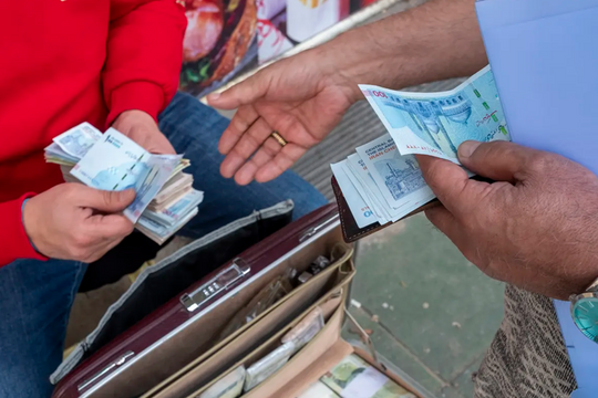 Châu Á có một quốc gia gặp 'khủng hoảng': Đồng nội tệ lao dốc không phanh, người dân đến mua thịt cũng phải cân nhắc