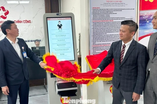 Xã đầu tiên ở Hưng Yên có robot AI làm thủ tục hành chính