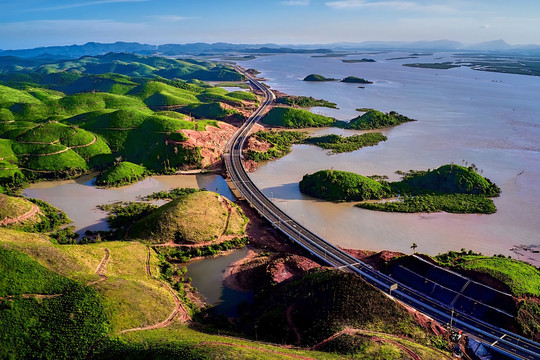 Đặc khu kinh tế đầu tiên của Việt Nam khánh thành, khởi công hàng loạt dự án, tổng mức đầu tư hơn 2.300 tỷ