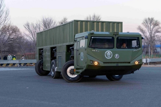 Láng giềng Việt Nam trình làng phương tiện ‘lạ’ di chuyển như cua, chạy hoàn toàn bằng điện và gần như không tiếng ồn