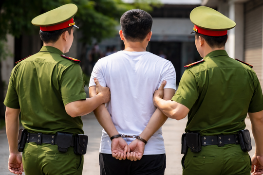 Bắt khẩn cấp chuyên viên phường chiếm đoạt tiền của dân khi xử lý hồ sơ đất đai